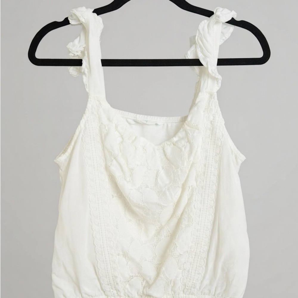 Elegant White Lace Women’s Top